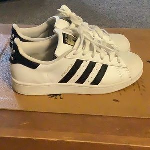 Adidas superstar SZ ladies 8 or youth 6